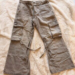 The Zara Women's Grey Straight Wide Leg Mid Rise Baggy Cargo Denim Jeans Pants